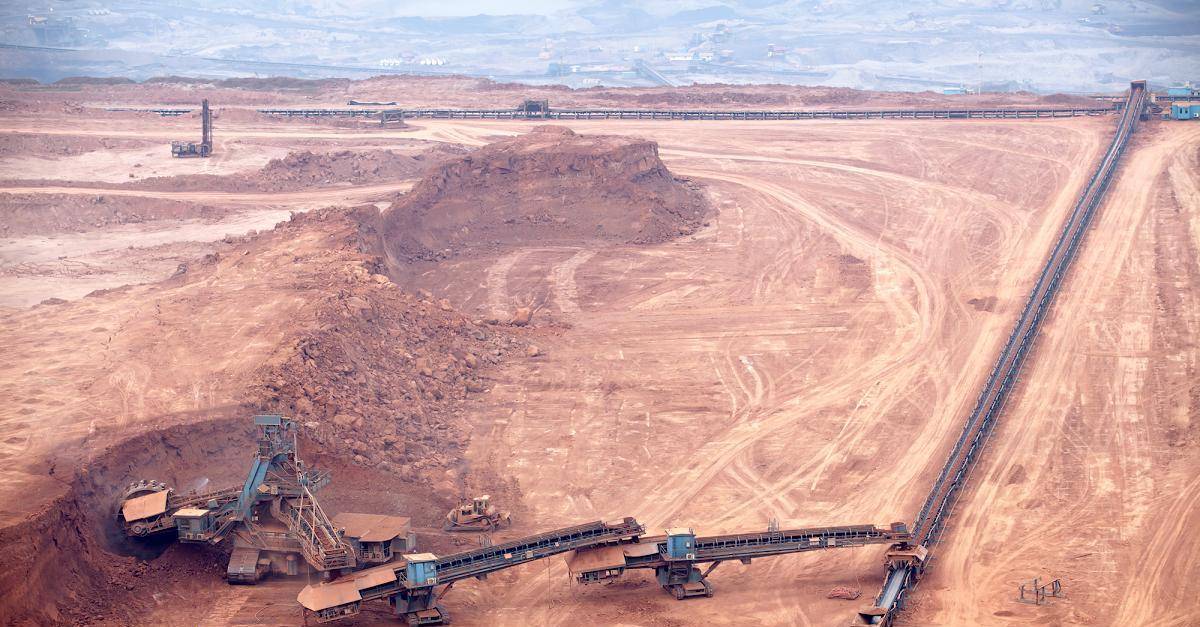 13604909728057567813