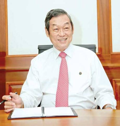 lo-hang-quang-sat-dau-tien-nhap-tu-nam-phi-da-bat-dau-duoc-boc-do-vao-vn-phuc-vu-san-xuat-noi-dia-tu-ngay-21-6-anh-cam-tu-1434884239-1