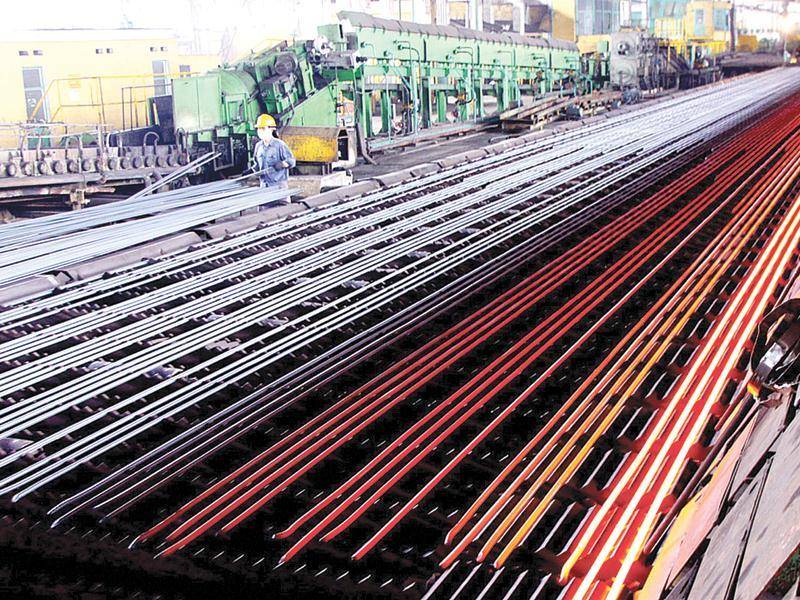 nganh-thep-ban-ron-voi-don-hang-xuat-khau1551377681-0802